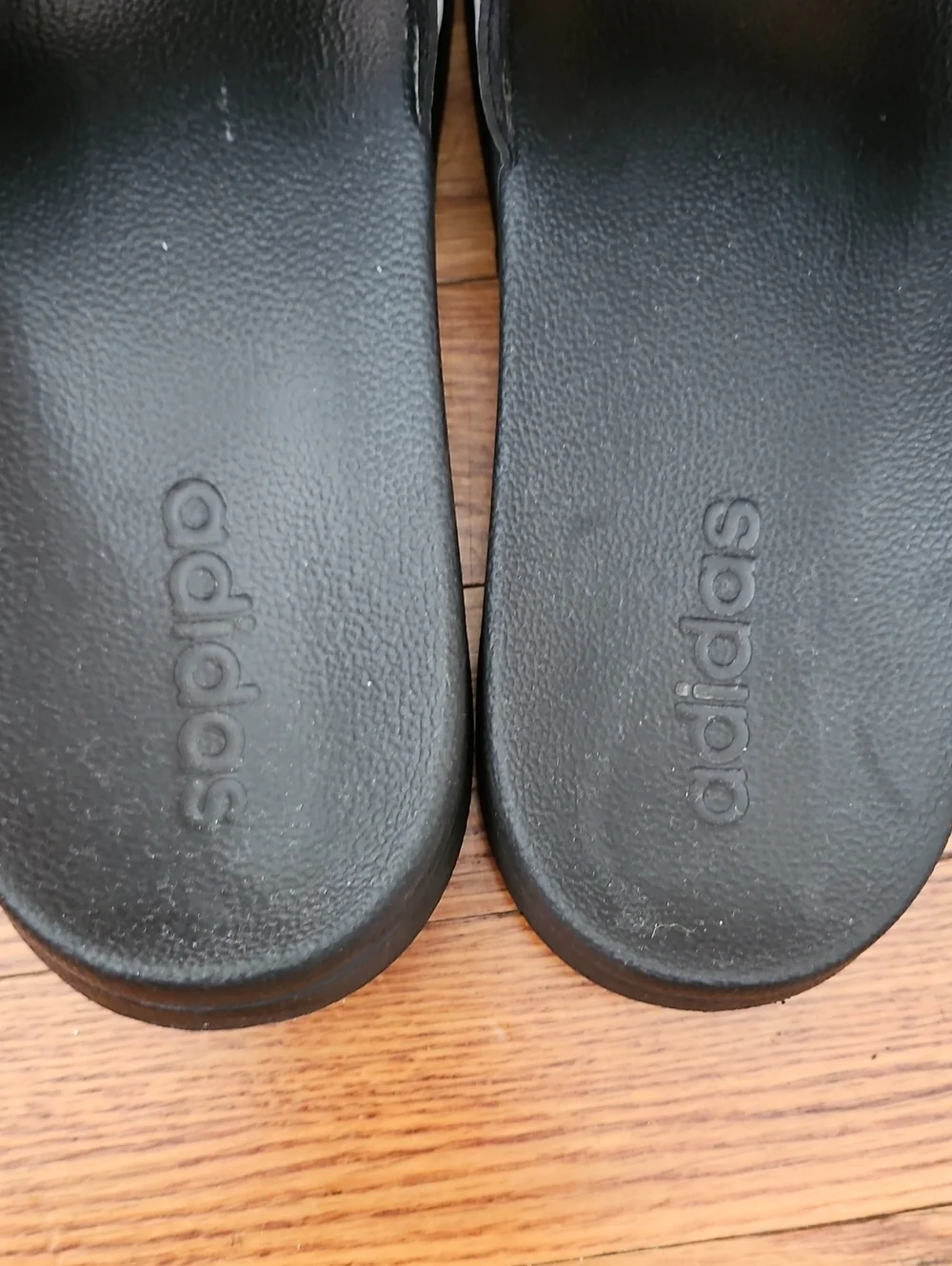 Adidas Mens Slip Ons Black Size 8 Great Shape